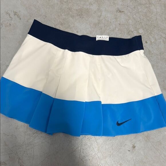 Nike White and Blue Athletic Skirt LIKE NEW - Size Medium - Picture 1 of 3